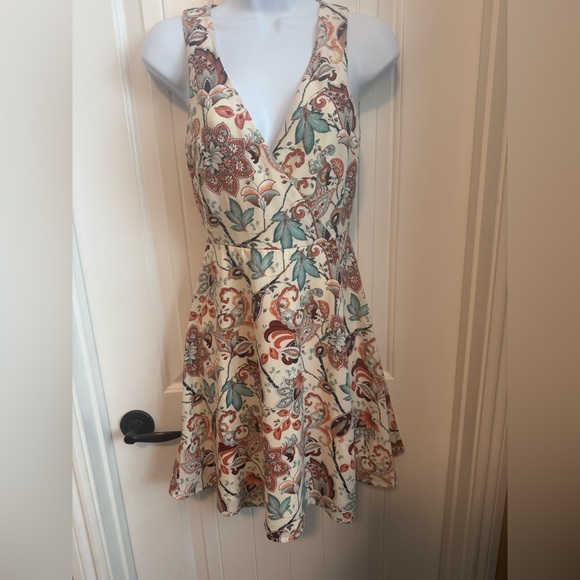 Lulus Floral Print Surplice Neckline Lined Sleeveless Dress, Size Small - Picture 3 of 8